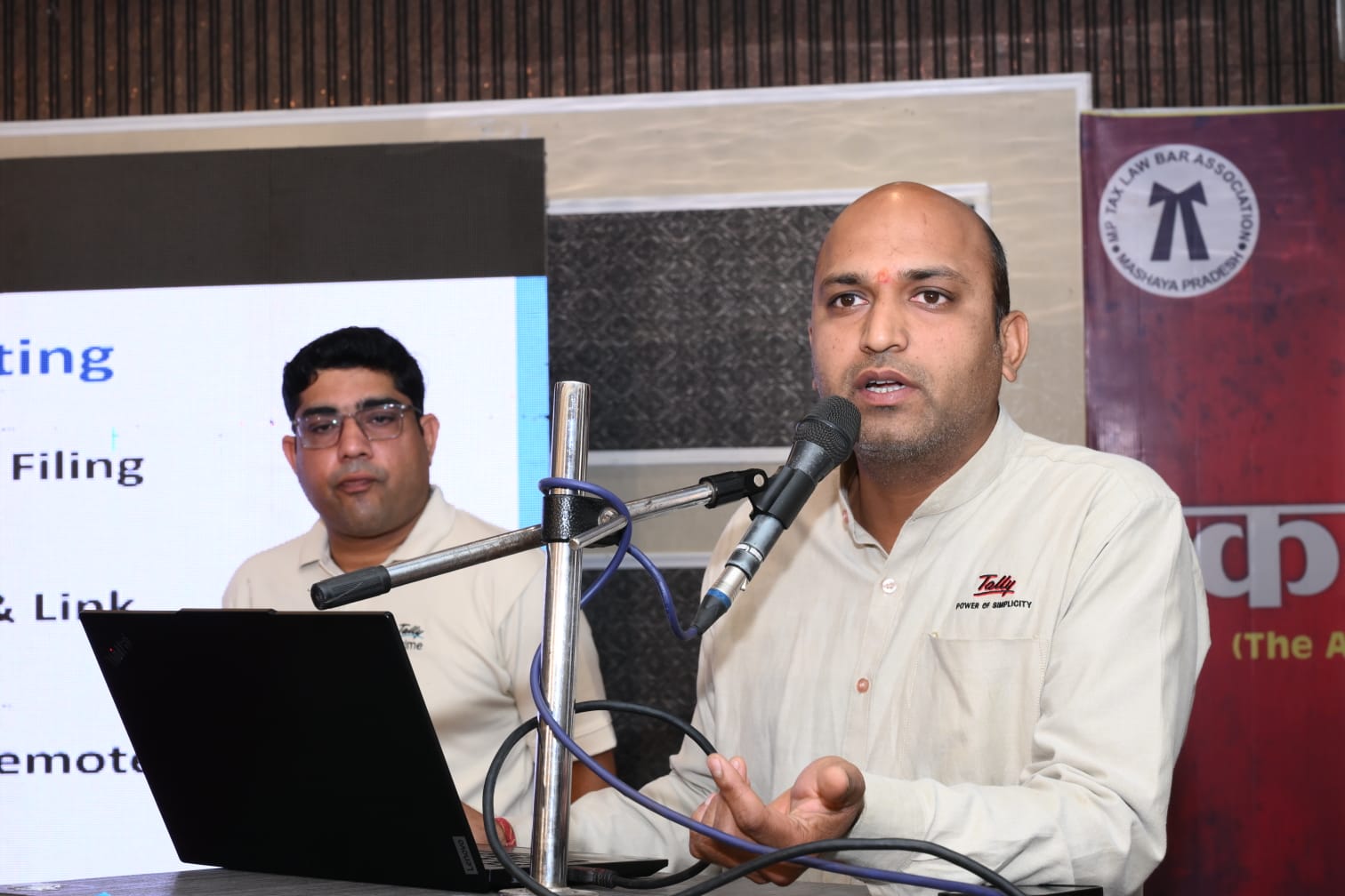 Mr.Pradeep Vishwakarma And BM Pradeep Rawat.jpeg